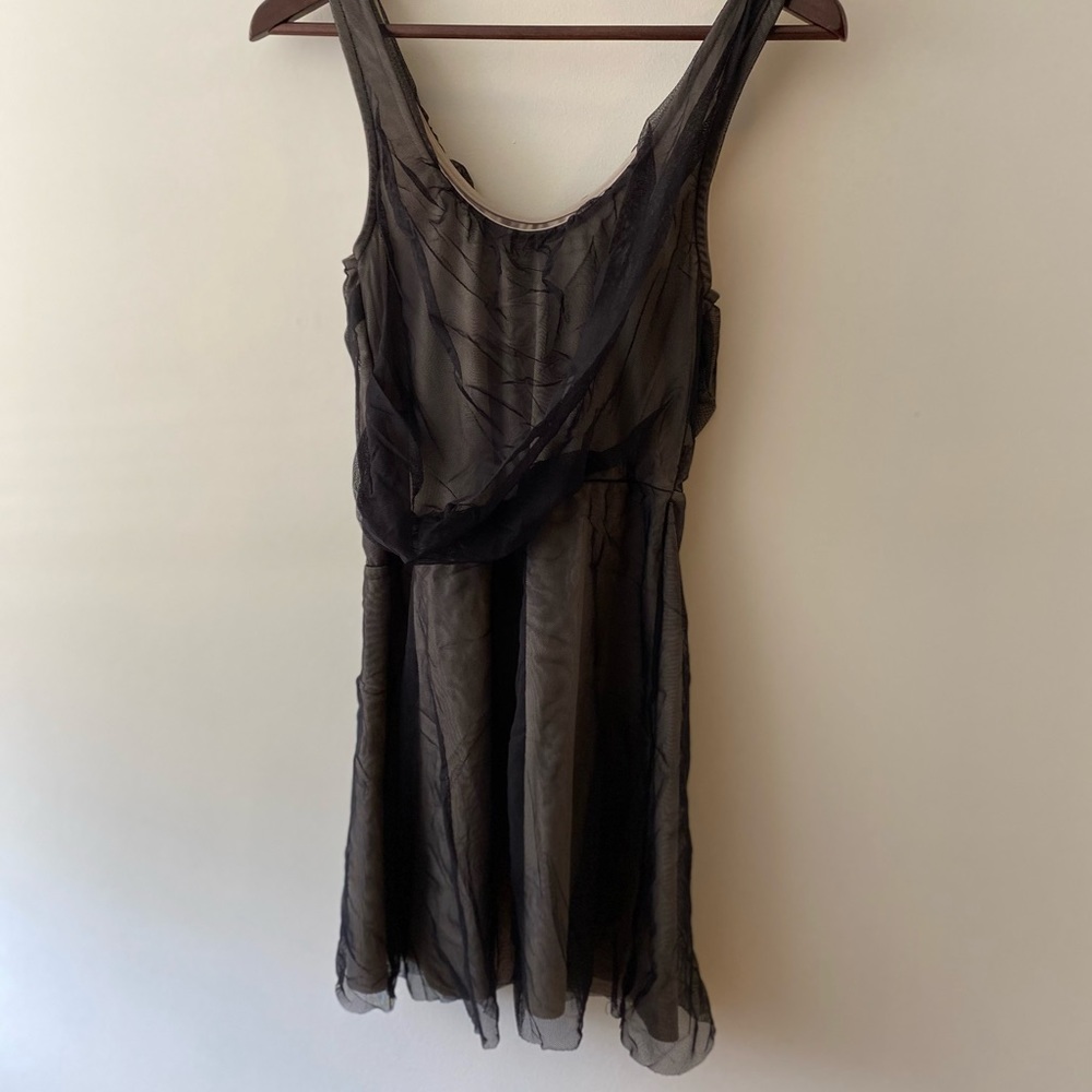 3/$25 ♻️ Top Shop Mesh overlay Dress Size 4